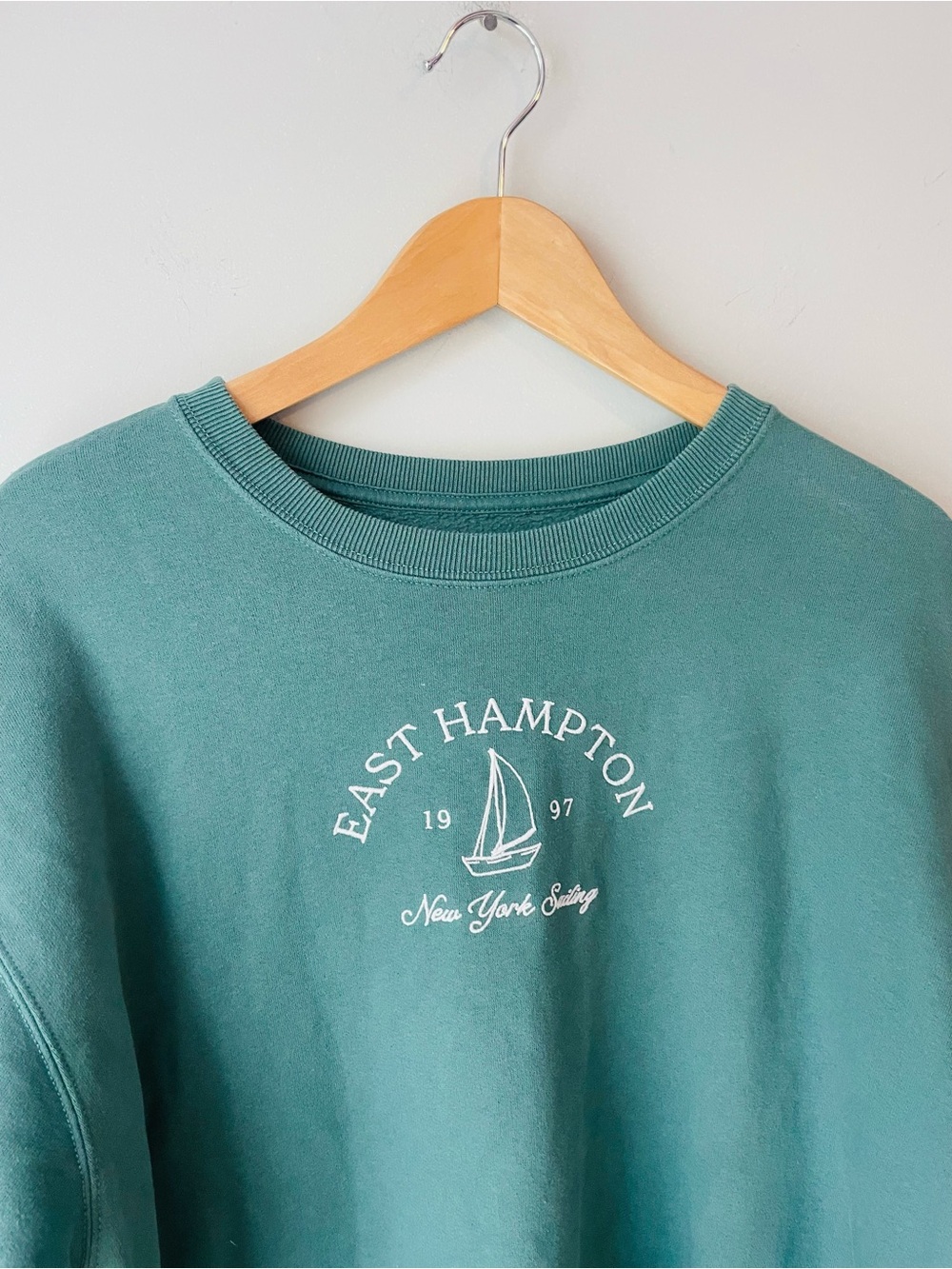 Hollister East Hampton Sailing Crewneck - Picture 2 of 6